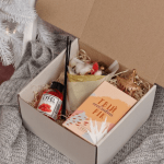 Подарунковий набір "З ароматом в дім і календарем" - image-0