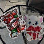 Киця з солодощами - image-0